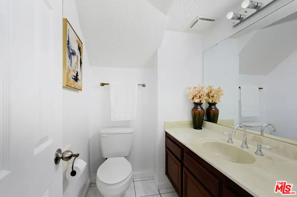 7422 Hazeltine Avenue #3 Van Nuys, CA 91405
