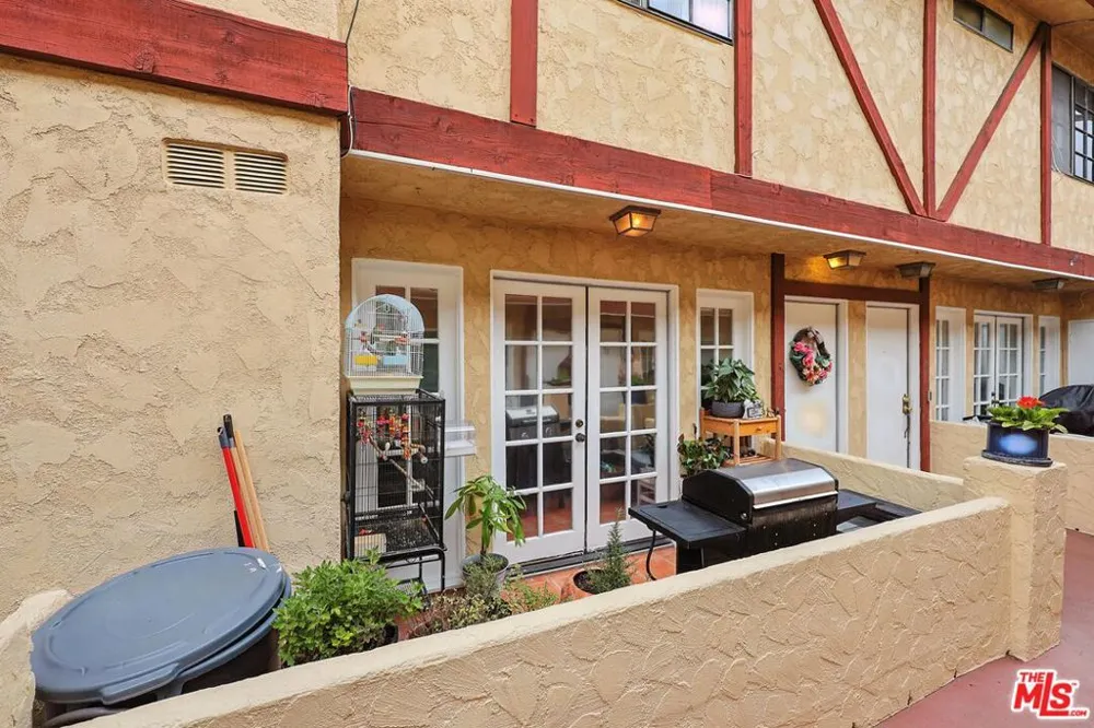 7422 Hazeltine Avenue #3 Van Nuys, CA 91405