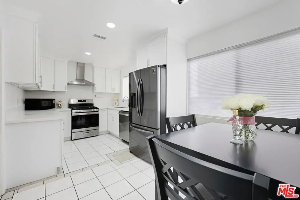7422 Hazeltine Avenue #3 Van Nuys, CA 91405
