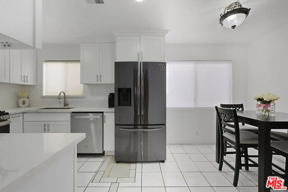 7422 Hazeltine Avenue #3 Van Nuys, CA 91405