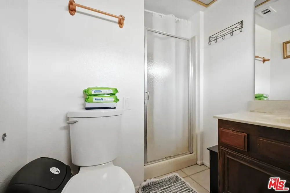7422 Hazeltine Avenue #3 Van Nuys, CA 91405