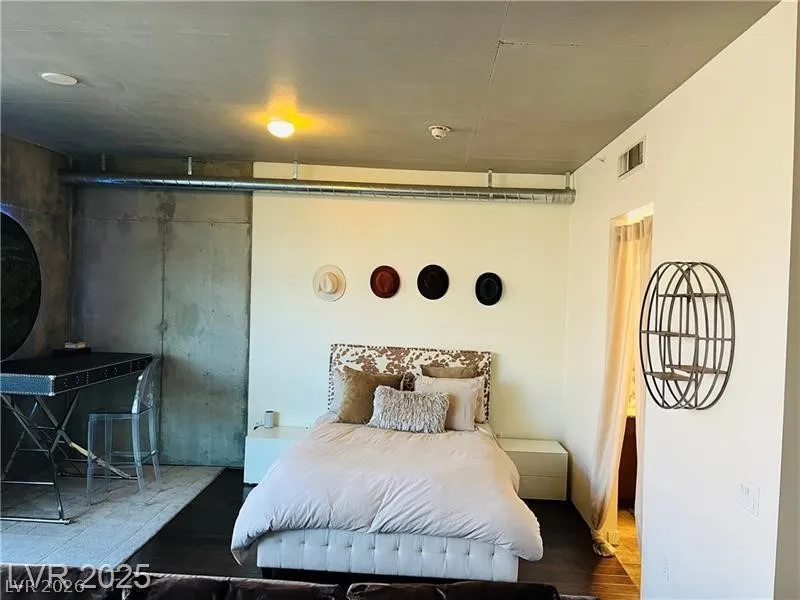 353 E Bonneville Avenue #209 Las Vegas, NV 89101