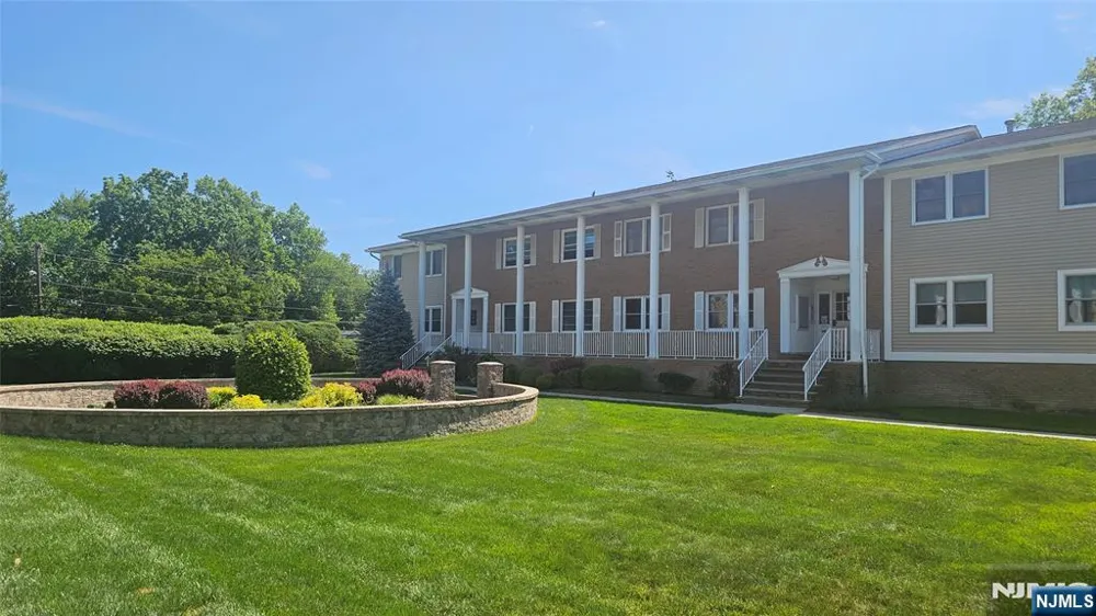 105 Newark Pompton 13 Pequannock Township, NJ 07440