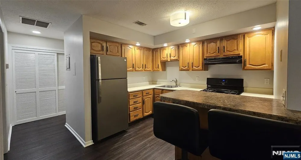 105 Newark Pompton 13 Pequannock Township, NJ 07440