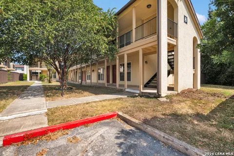 8702 Village #814