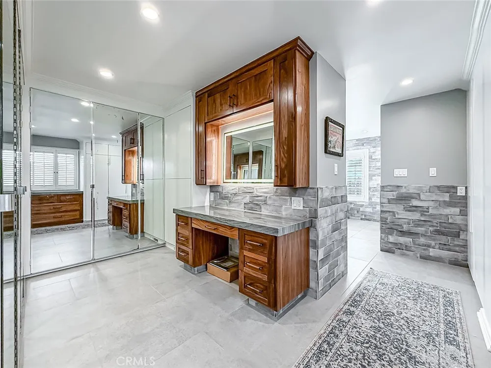 4217 Cedar Avenue Long Beach, CA 90807