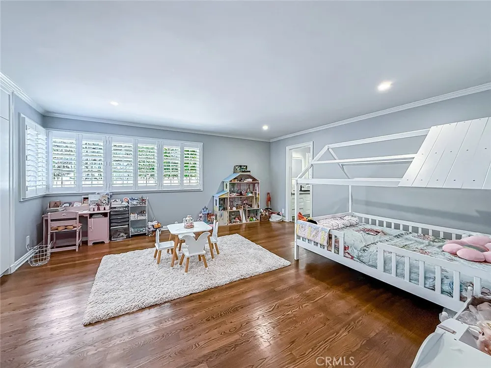 4217 Cedar Avenue Long Beach, CA 90807