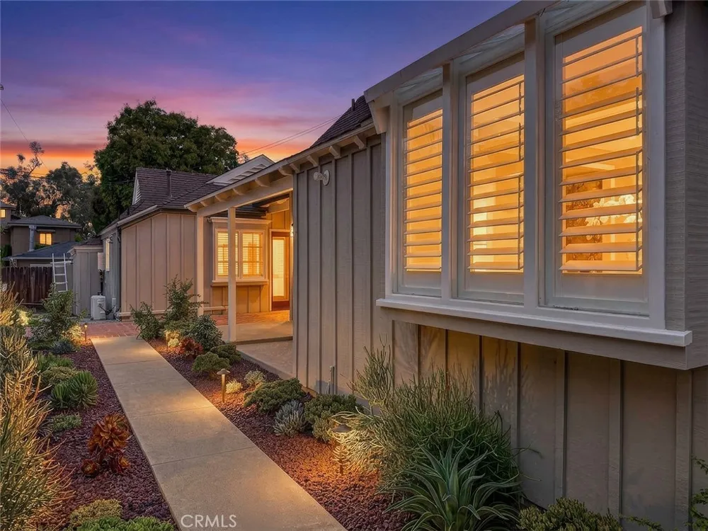 4217 Cedar Avenue Long Beach, CA 90807