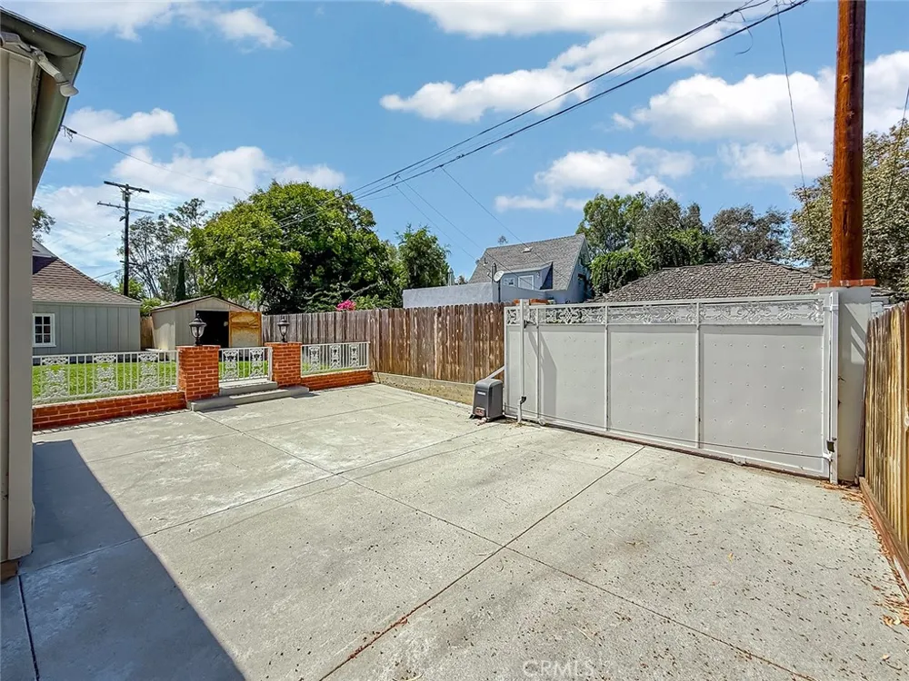 4217 Cedar Avenue Long Beach, CA 90807