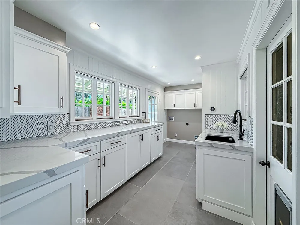 4217 Cedar Avenue Long Beach, CA 90807