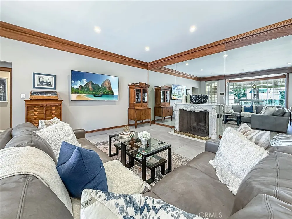 4217 Cedar Avenue Long Beach, CA 90807