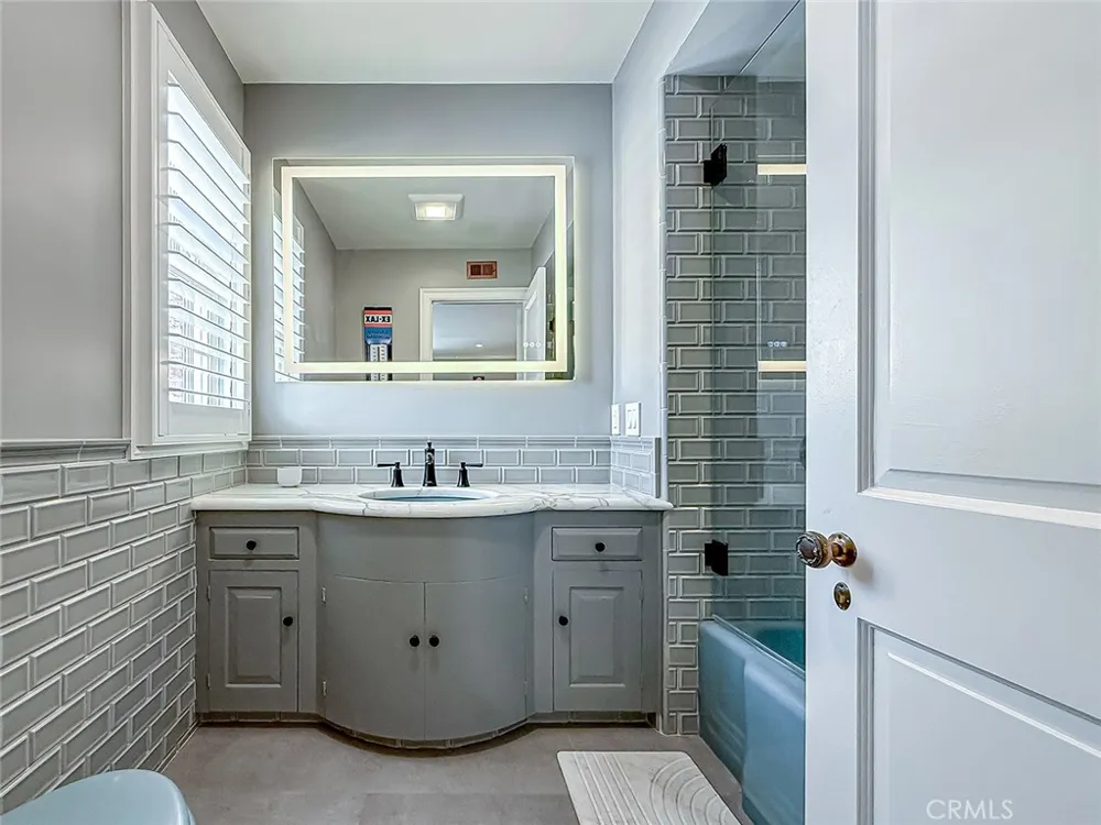 4217 Cedar Avenue Long Beach, CA 90807