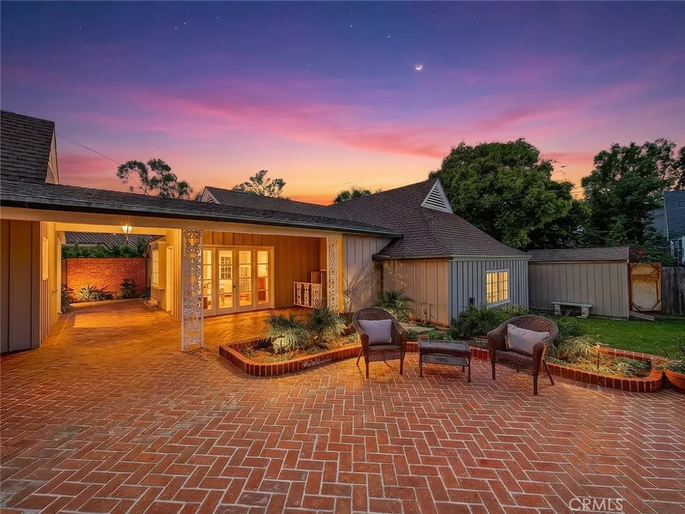 4217 Cedar Avenue Long Beach, CA 90807