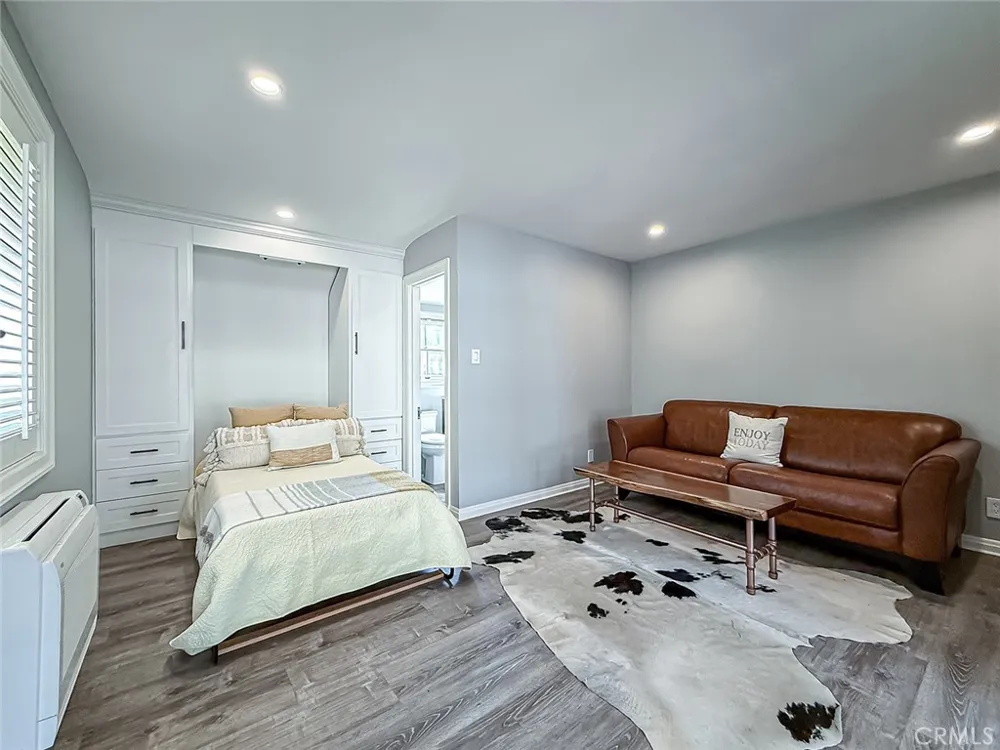 4217 Cedar Avenue Long Beach, CA 90807