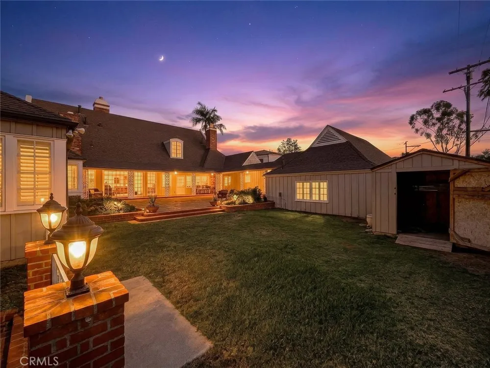 4217 Cedar Avenue Long Beach, CA 90807