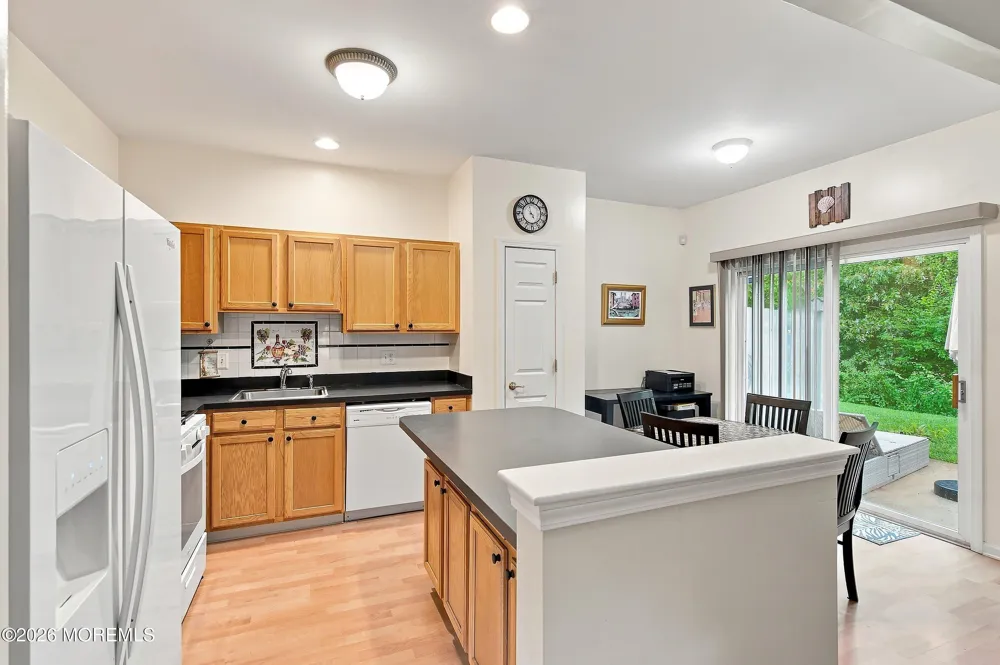37 Manhattan Drive Brick, NJ 08723