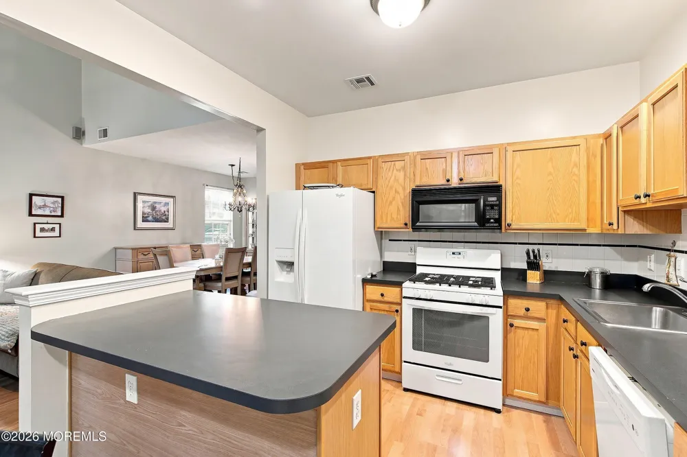 37 Manhattan Drive Brick, NJ 08723