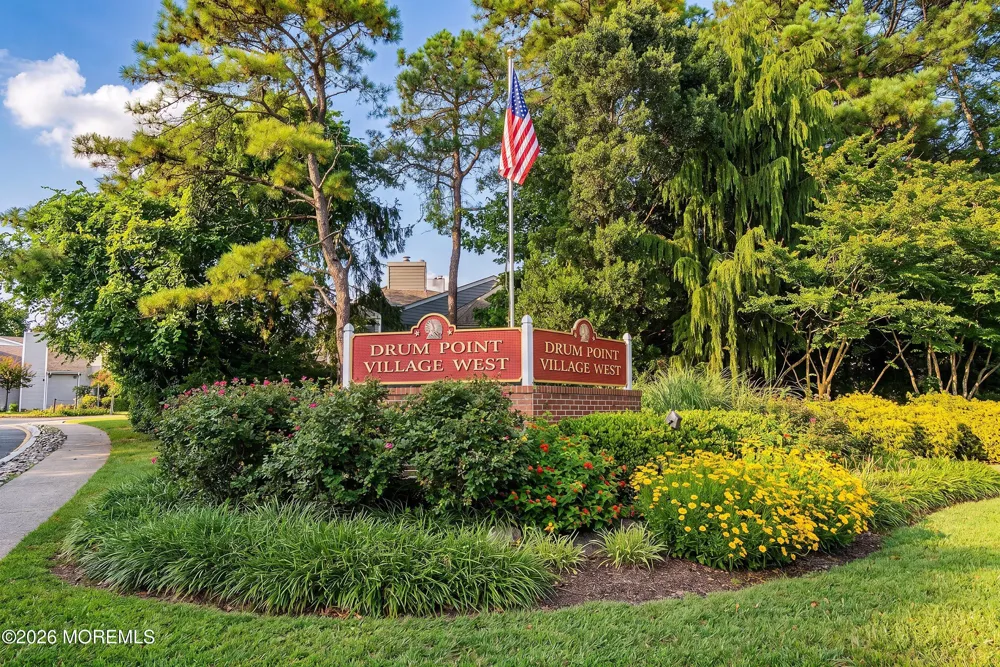37 Manhattan Drive Brick, NJ 08723