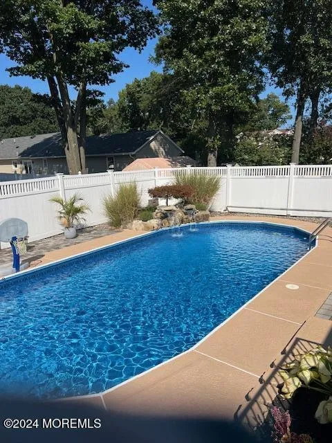 603 Carol Avenue Oakhurst, NJ 07755