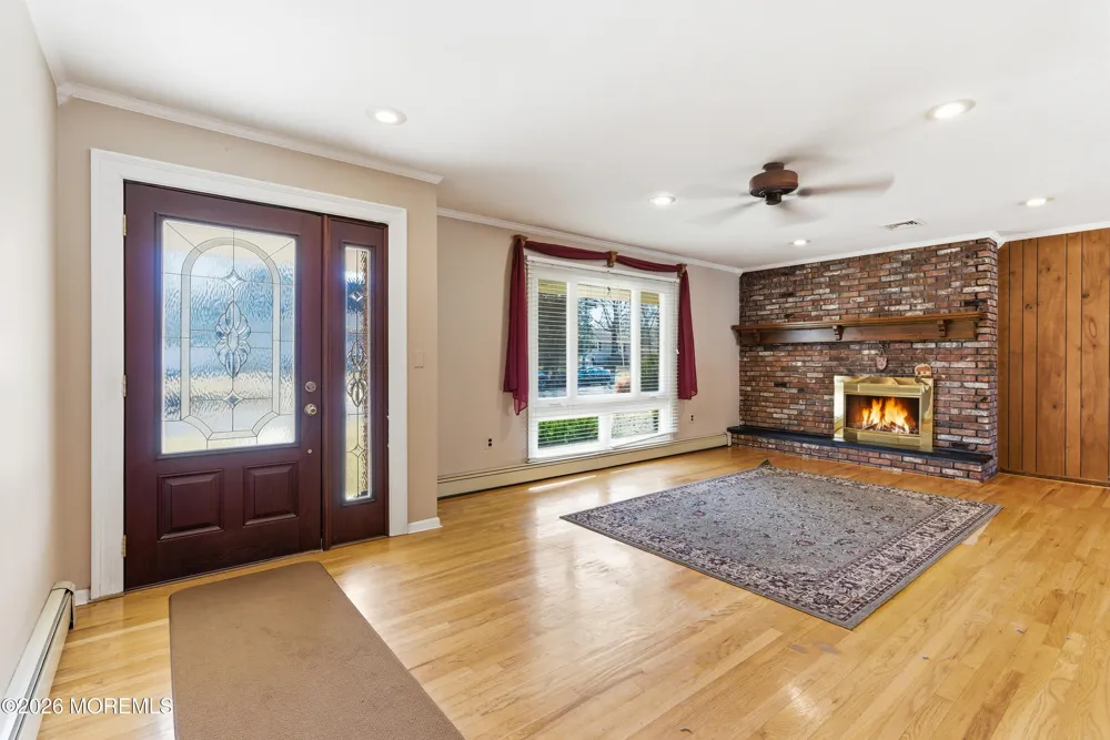 603 Carol Avenue Oakhurst, NJ 07755
