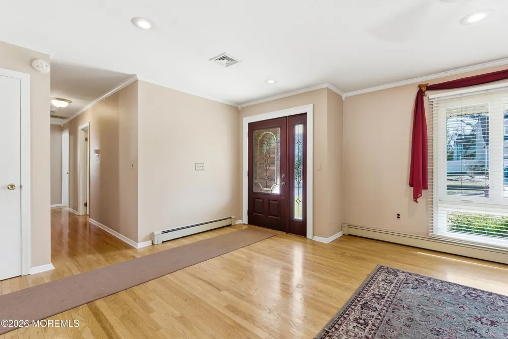 603 Carol Avenue Oakhurst, NJ 07755