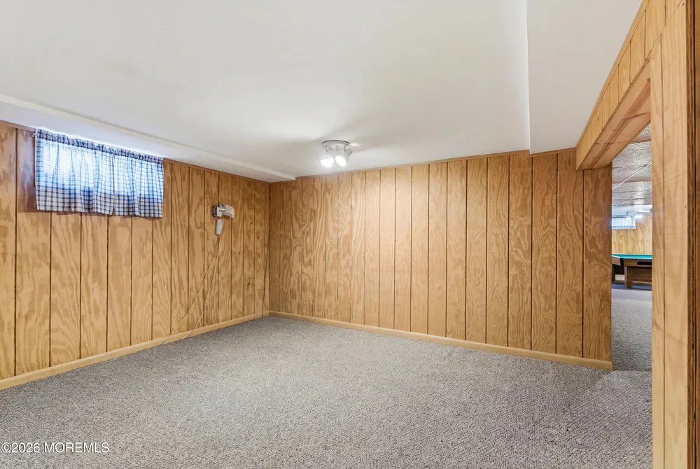 603 Carol Avenue Oakhurst, NJ 07755