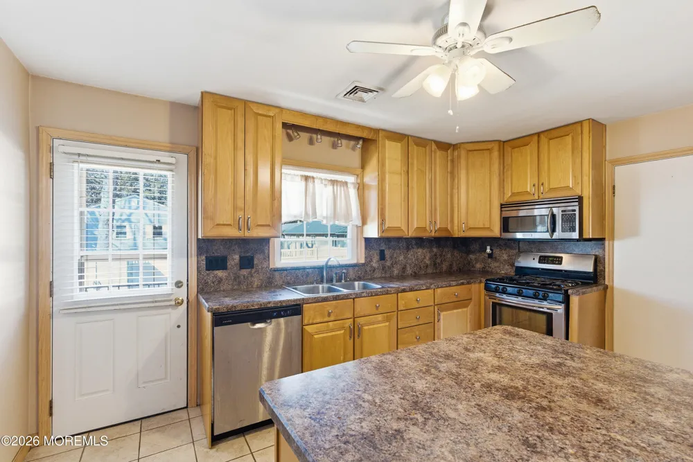 603 Carol Avenue Oakhurst, NJ 07755