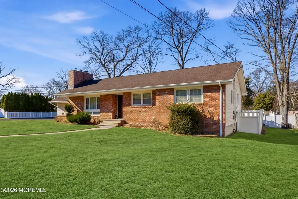 603 Carol Avenue Oakhurst, NJ 07755