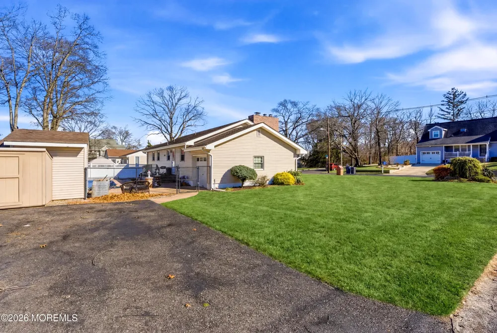 603 Carol Avenue Oakhurst, NJ 07755