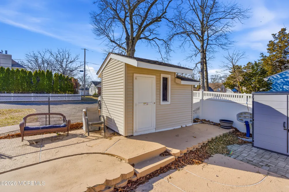 603 Carol Avenue Oakhurst, NJ 07755