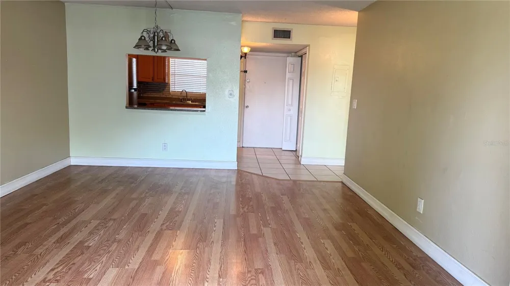 2830 SOMERSET PARK DRIVE #202 Tampa, FL 33613