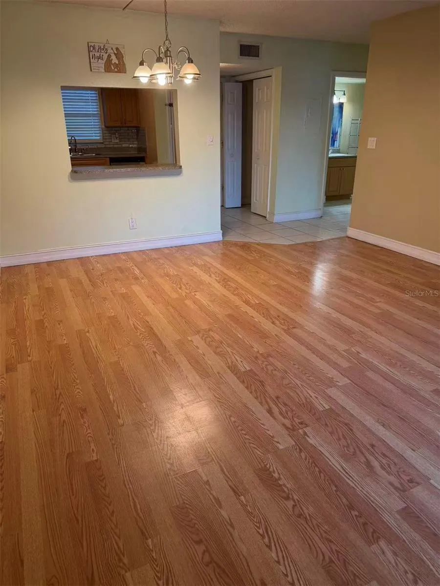 2830 SOMERSET PARK DRIVE #202 Tampa, FL 33613