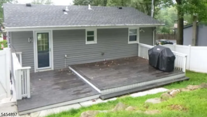 137 W End Ave Hopatcong, NJ 07843