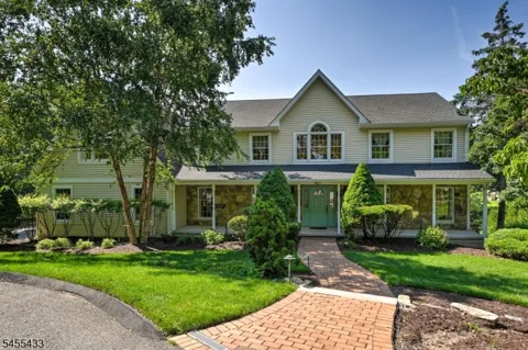 416 Hidden Valley Ct
