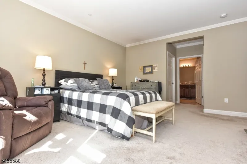 5208 Veterans Dr Rockaway, NJ 07885