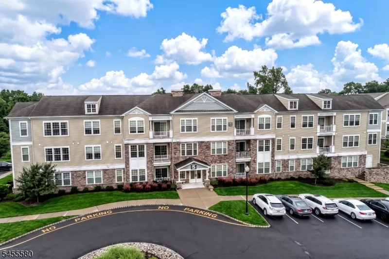 5208 Veterans Dr Rockaway, NJ 07885