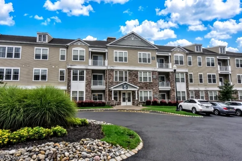 5208 Veterans Dr Rockaway, NJ 07885