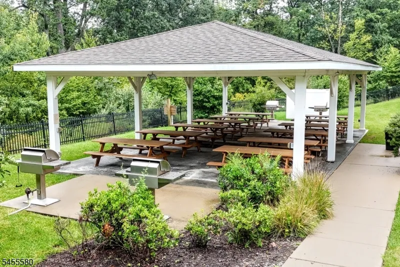 5208 Veterans Dr Rockaway, NJ 07885