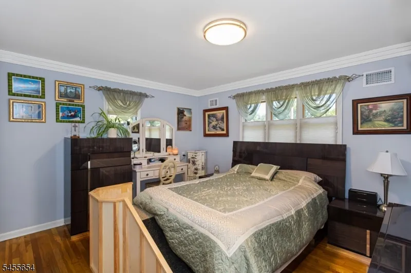 5 Corsi Rd Bloomfield, NJ 07003