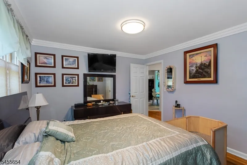 5 Corsi Rd Bloomfield, NJ 07003