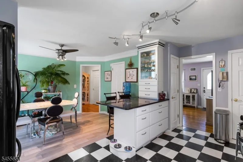 5 Corsi Rd Bloomfield, NJ 07003