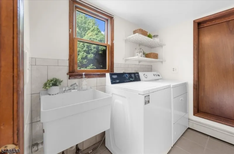 7 Devore Rd Readington, NJ 08822