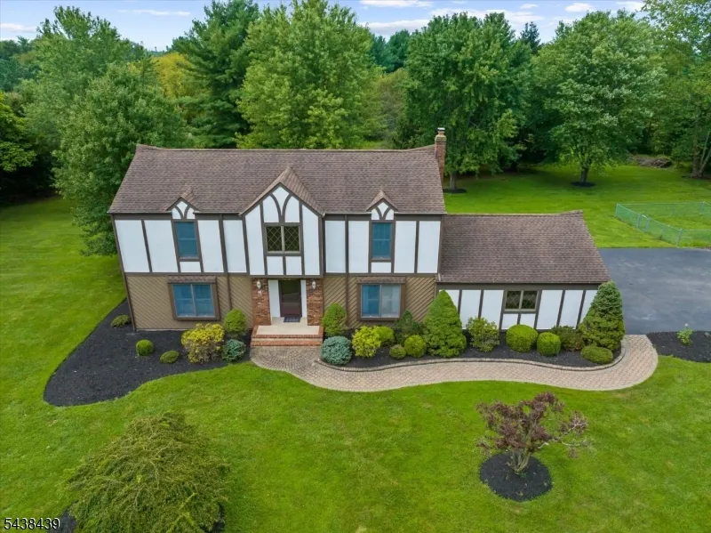 7 Devore Rd Readington, NJ 08822