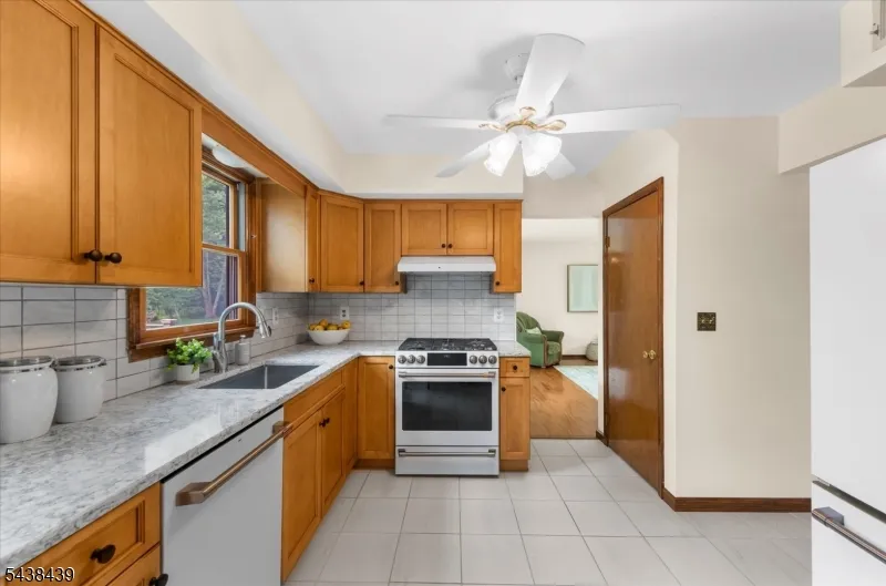 7 Devore Rd Readington, NJ 08822