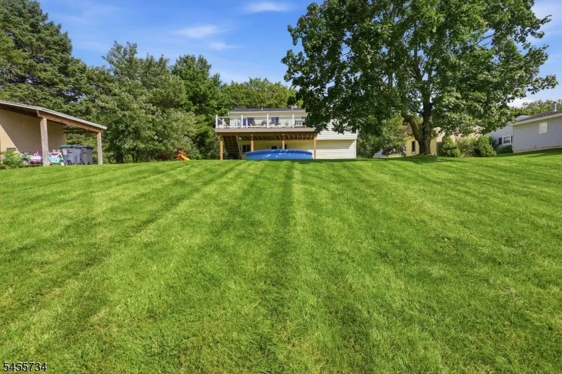 14 Harwich Rd Lopatcong, NJ 08865