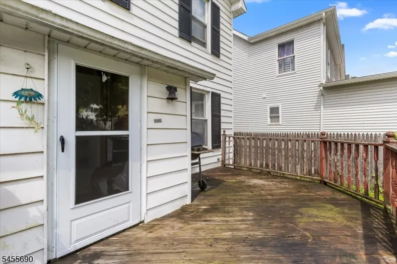 36 Bank St Sussex, NJ 07461