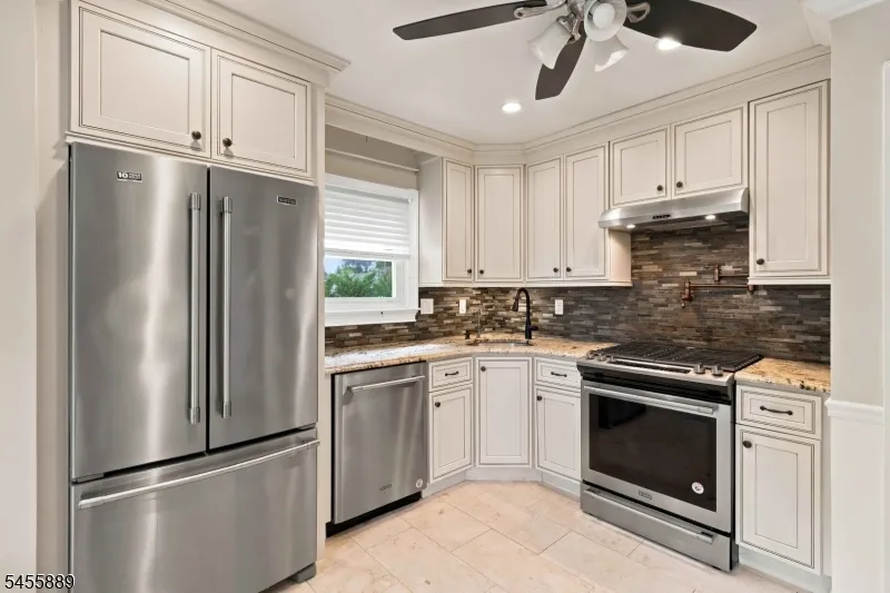 112 Sand Rd Fairfield, NJ 07004