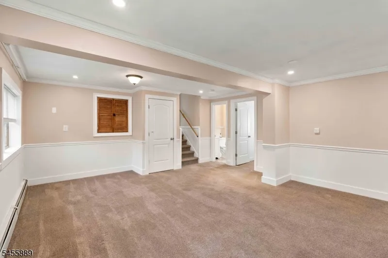 112 Sand Rd Fairfield, NJ 07004