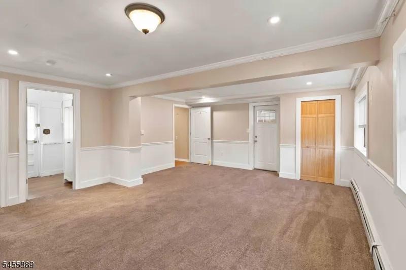 112 Sand Rd Fairfield, NJ 07004