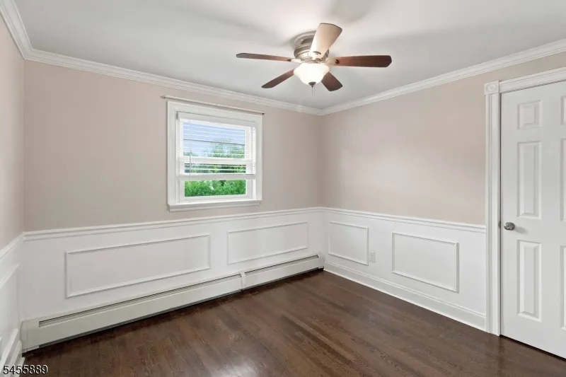 112 Sand Rd Fairfield, NJ 07004
